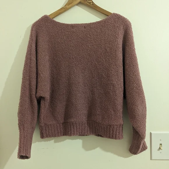 Fuzzy Cropped Pink Sweater - Picture 6 of 7